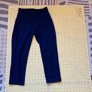 Soybu capri leggings sz S in navy